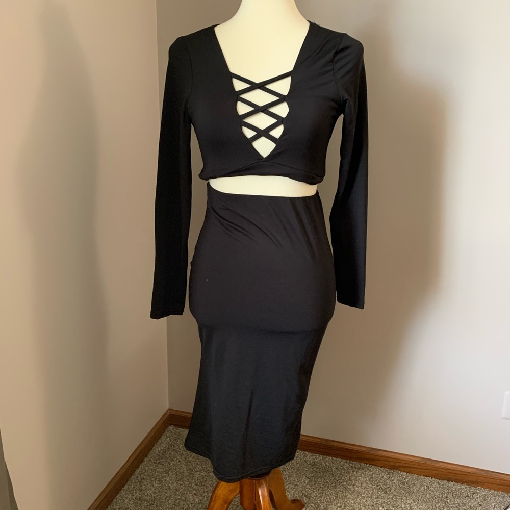 ✨BLACK 2 PIECE DRESS✨ - Picture 2 of 7